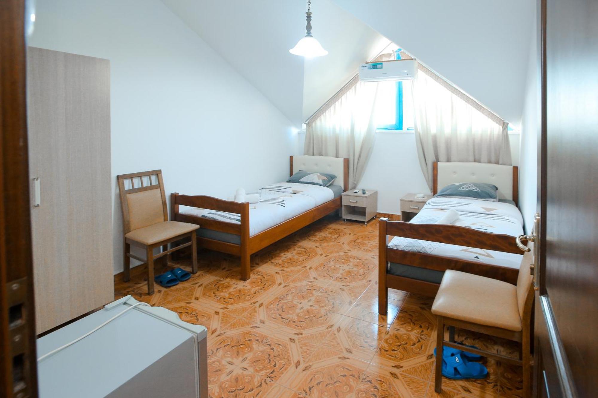 Hotel Ambasador Bahçallëk Buitenkant foto