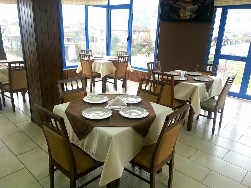 Hotel Ambasador Bahçallëk Buitenkant foto