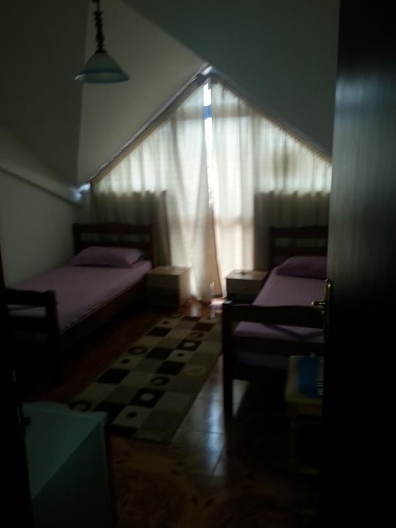 Hotel Ambasador Bahçallëk Buitenkant foto